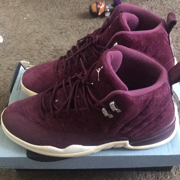 Jordan 12 - Picture 2 of 4